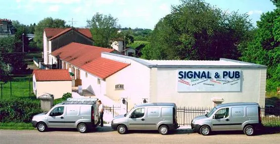 photo de l’entrepôt de Location de Panneaux Publicitaires dans le Grand Est